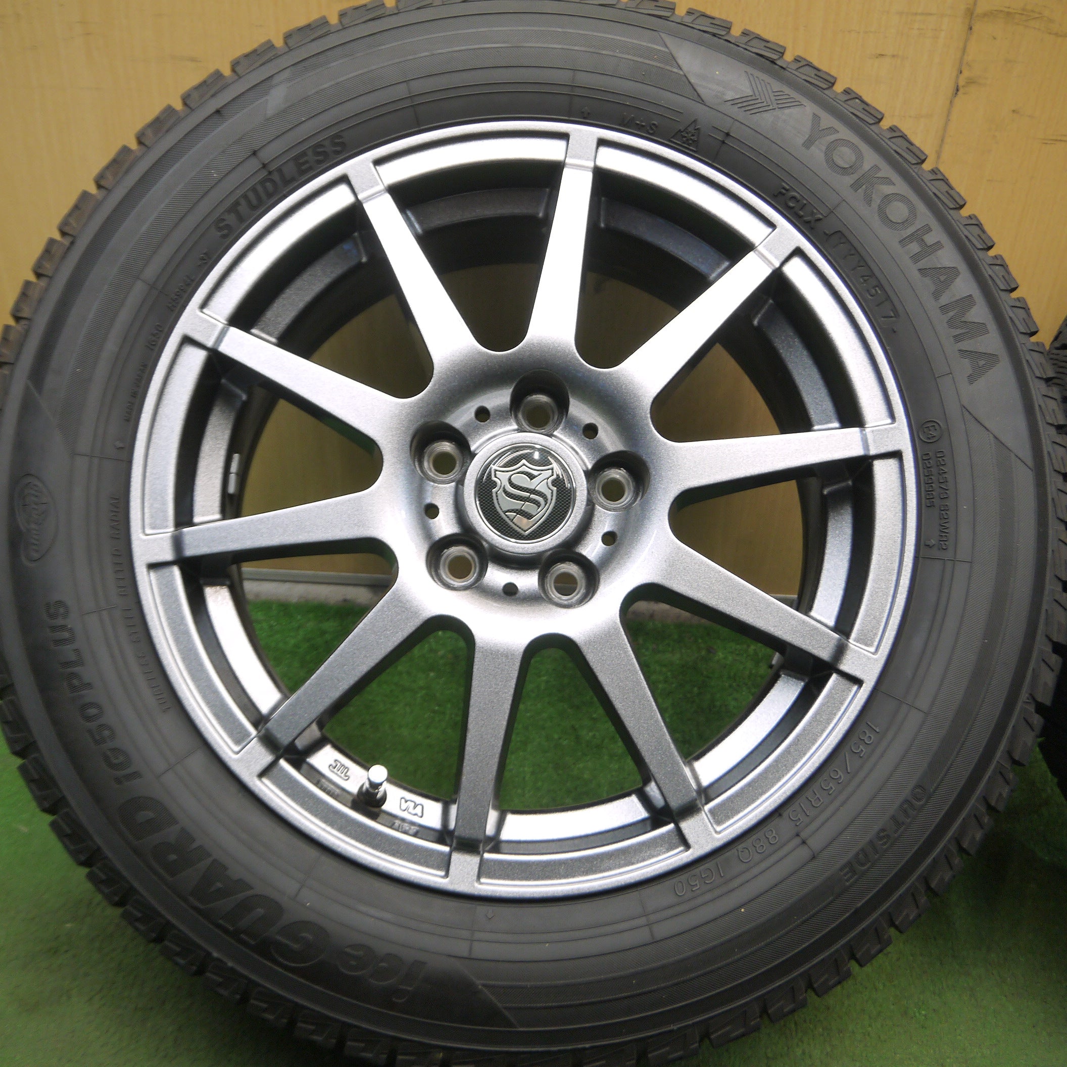 *送料無料*バリ溝！キレイ！9.5分★スタッドレス 185/65R15 ヨコハマ アイスガード iG50 プラス 社外 アルミ 15インチ  PCD100/5H★3102505Hス