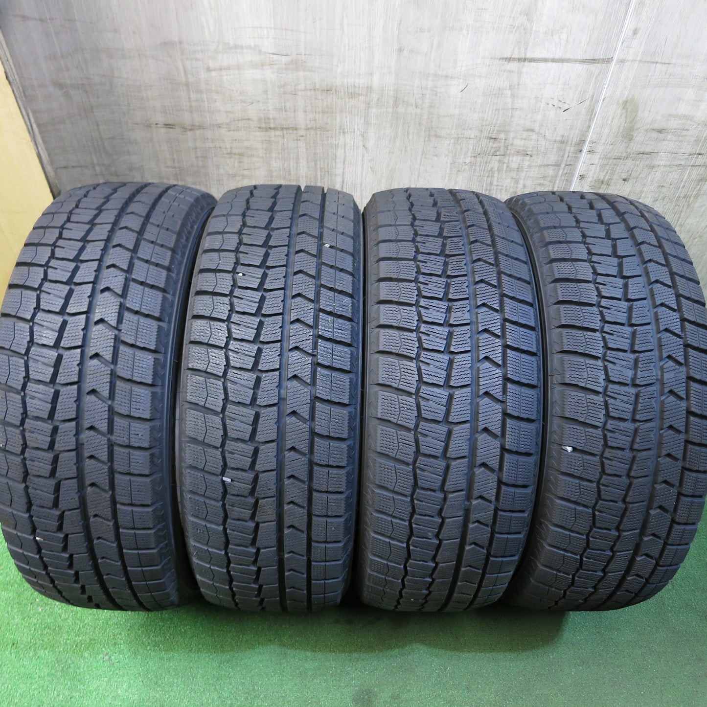 [送料無料]バリ溝！20年！ほぼ10分★スタッドレス 205/55R16 ダンロップ ウインターマックス WM02 タイヤ 16インチ レガシィ インプレッサ 等★3062111Hスタ