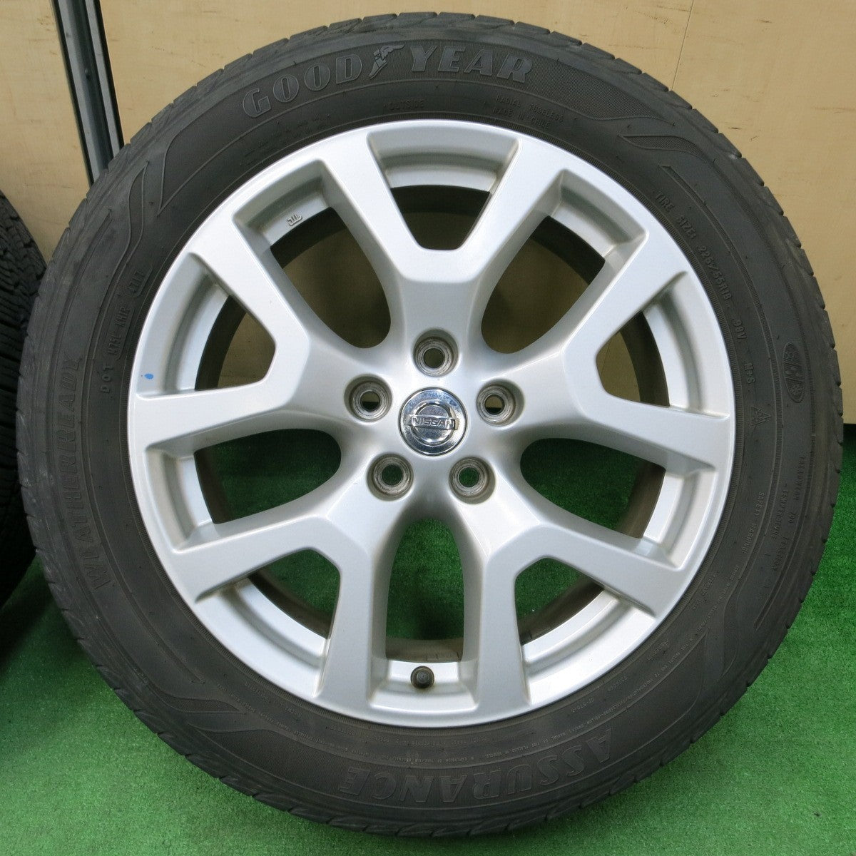 *送料無料* キレイ★日産 T31 エクストレイル 純正 225/55R18 グッドイヤー ASSURANCE WEATHERREADY 18インチ PCD114.3/5H★4030601イノ