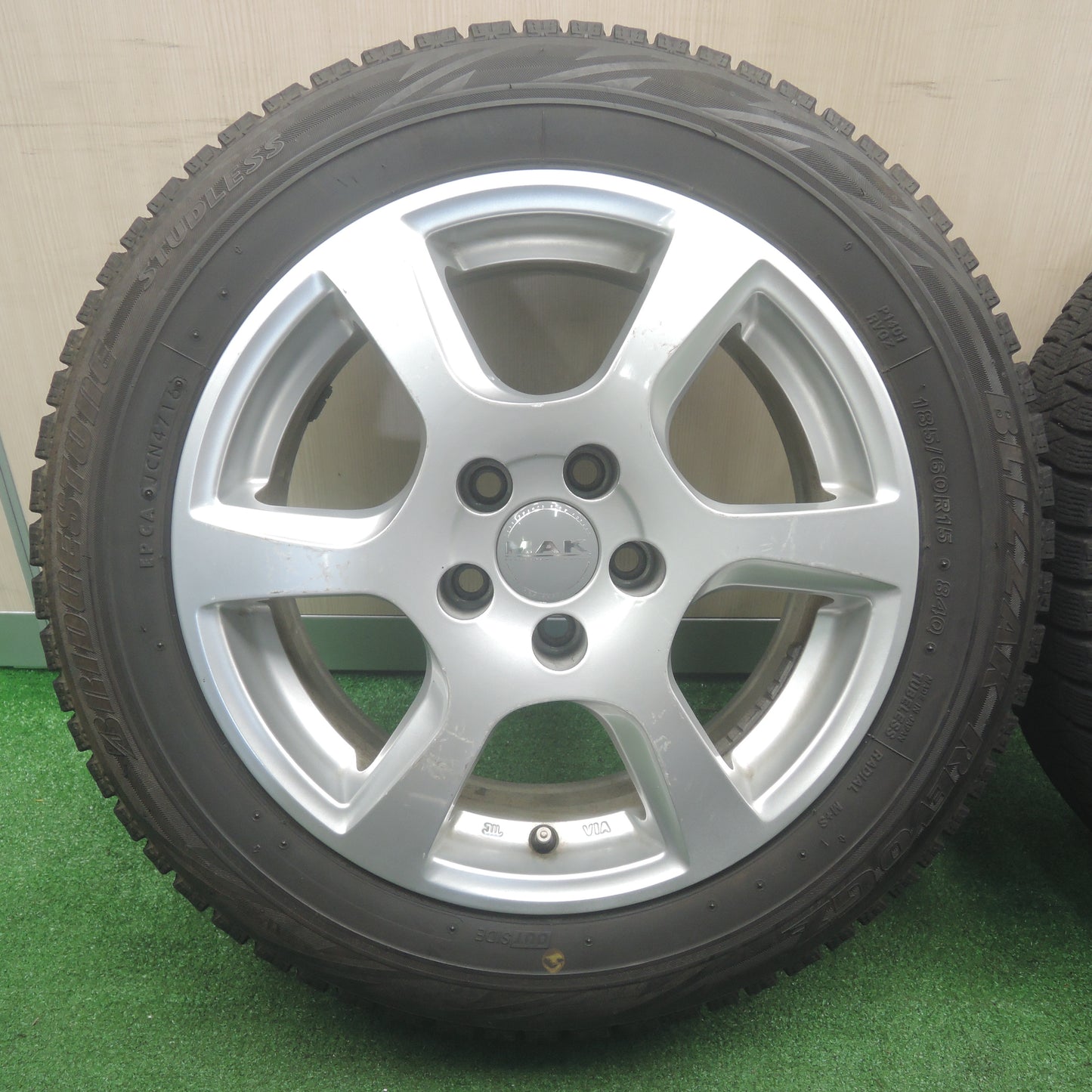 *送料無料*4本価格★スタッドレス MAK 185/60R15 ブリヂストン ブリザック REVO GZ 15インチ PCD100/5H★3110707NJス