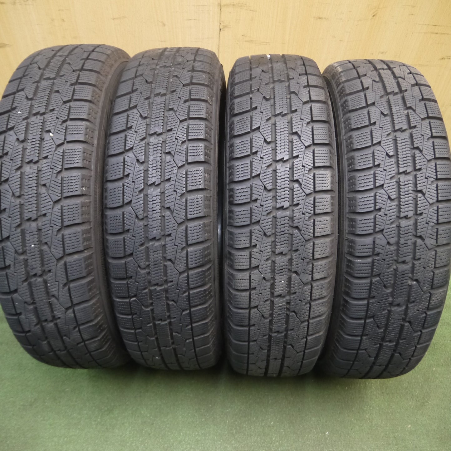 *送料無料*バリ溝！21年！キレイ！9分★スタッドレス 155/65R14 トーヨー オブザーブ ガリット GIZ WAREN ヴァーレン 14インチ PCD100/4H★4011704Hス