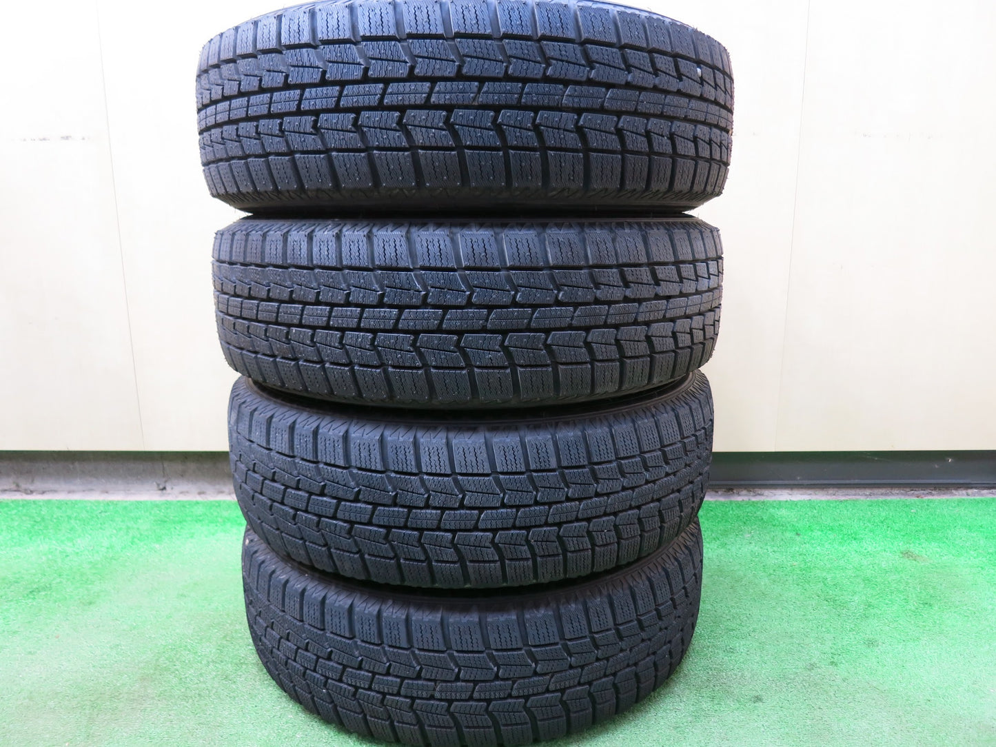 [送料無料]超バリ溝！キレイ！ほぼ10分★スタッドレス 175/65R15 オートバックス ノーストレック N3i LEBEN レーベン 15インチ PCD100/4H★3031107ヒス