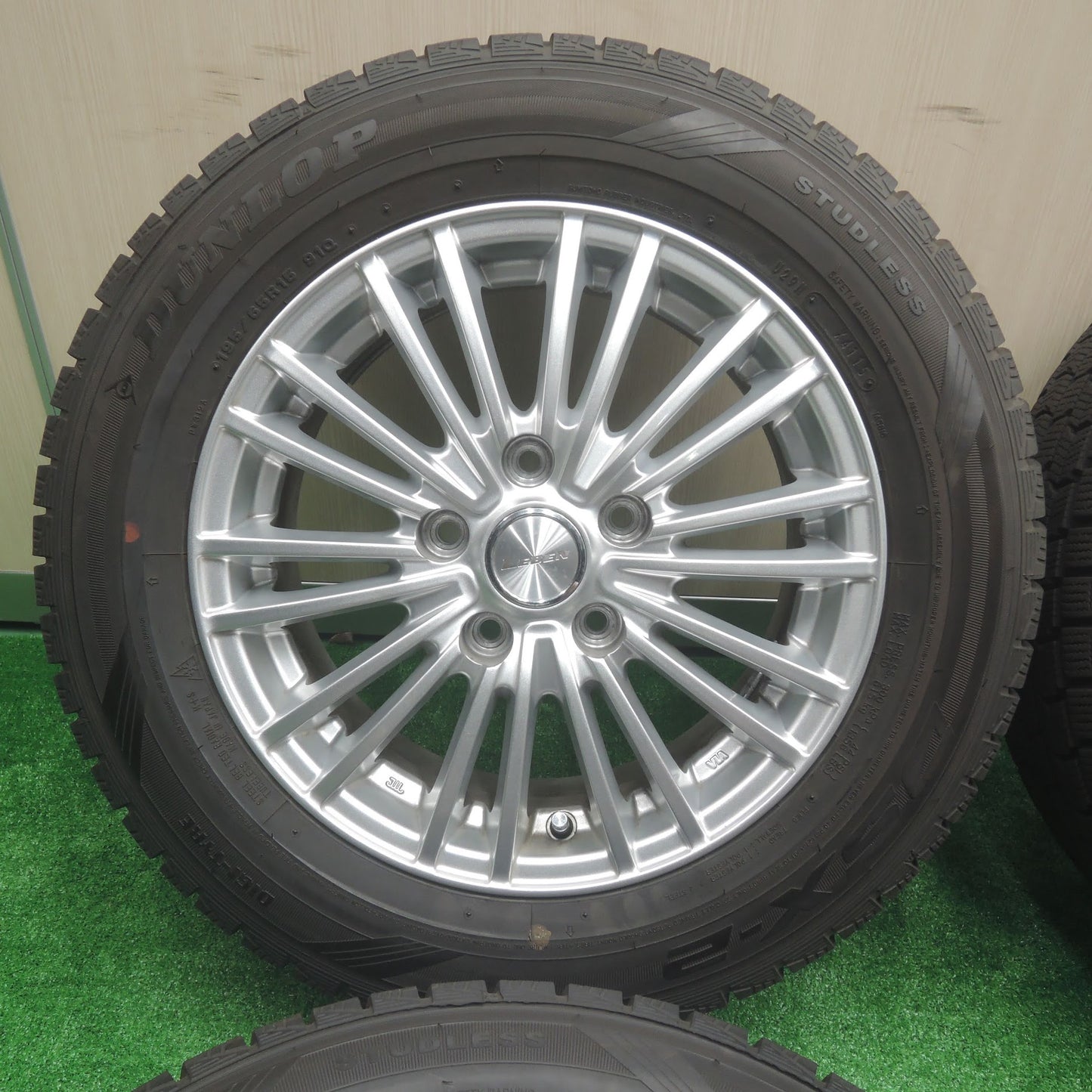 [送料無料]バリ溝！キレイ！9.5分以上★スタッドレス LEBEN 195/65R15 ダンロップ DSX-2 レーベン 15インチ PCD114.3/5H★3071808SYス