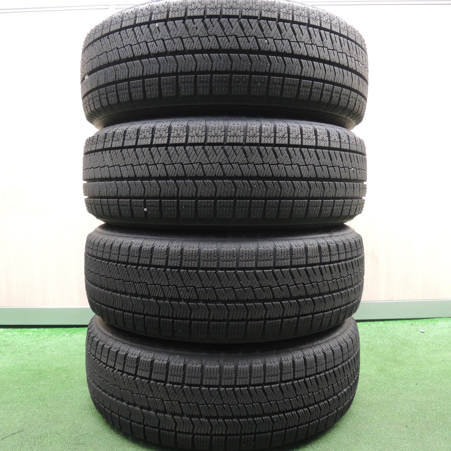 *送料無料*バリ溝！21年！綺麗！ほぼ10分★Lehrmeister LMSPORT 185/60R16 スタッドレス ブリヂストン ブリザック VRX2 レアマイスター PCD100/4H★3120217HAス