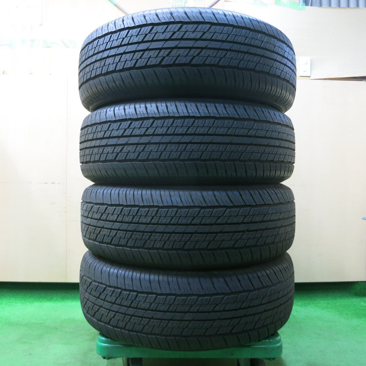 *送料無料* 新車外し！23年★265/65R18 ダンロップ AT23 グラントレック タイヤ 18インチ レクサス LX ランクル 300 等★4021501イノタ