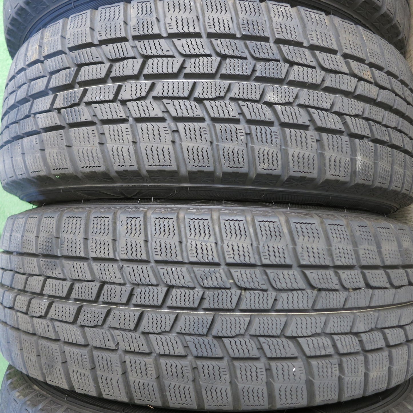 [送料無料]バリ溝！キレイ！9.5分★スタッドレス 205/60R16 グッドイヤー アイスナビ6 ravrion LUMIERE ラブリオン 16インチ PCD114.3/5H★3051606Hス