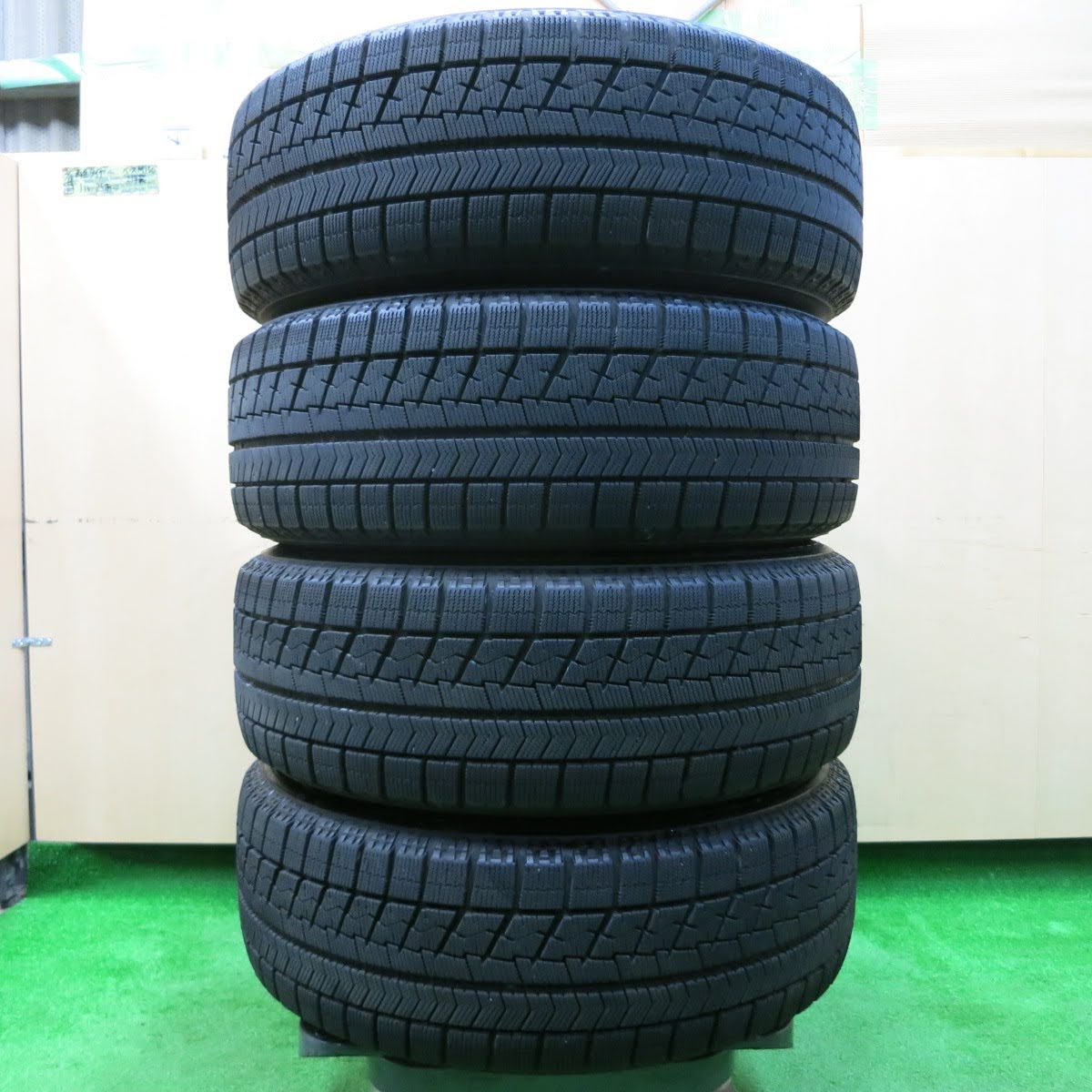 [送料無料]バリ溝！20年！キレイ！9分★スタッドレス 215/60R16 ブリヂストン ブリザック VRX Fang ファング 16インチ PCD114.3/5H★3112001イス