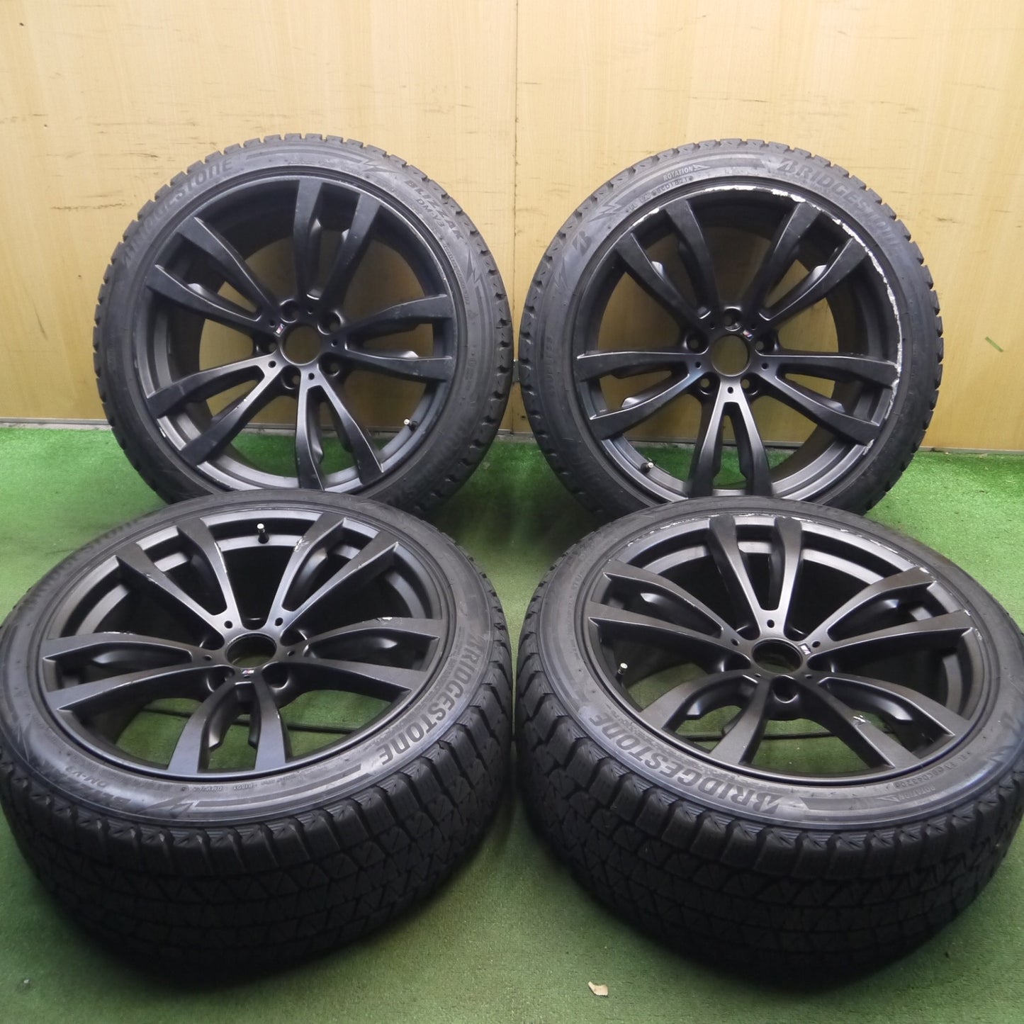 *送料無料* バリ溝！21年！9.5分★BMW X5 F15 純正 275/40R20 スタッドレス ブリヂストン ブリザック DM-V3 20インチ PCD120/5H★4020208Hス