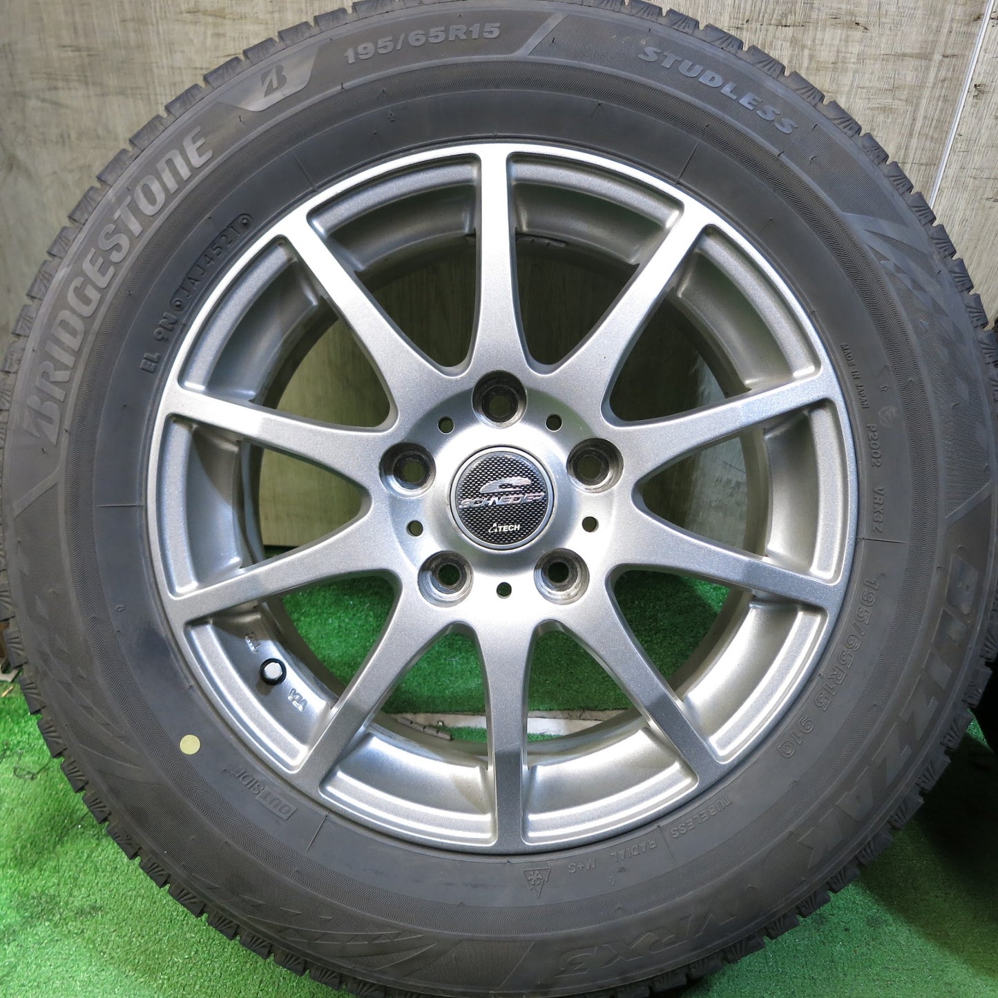 [送料無料]キレイ！21年★スタッドレス 195/65R15 ブリヂストン ブリザック VRX3 SCHNEIDER ATECH シュナイダー 15インチ PCD114.3/5H★3061404Hス