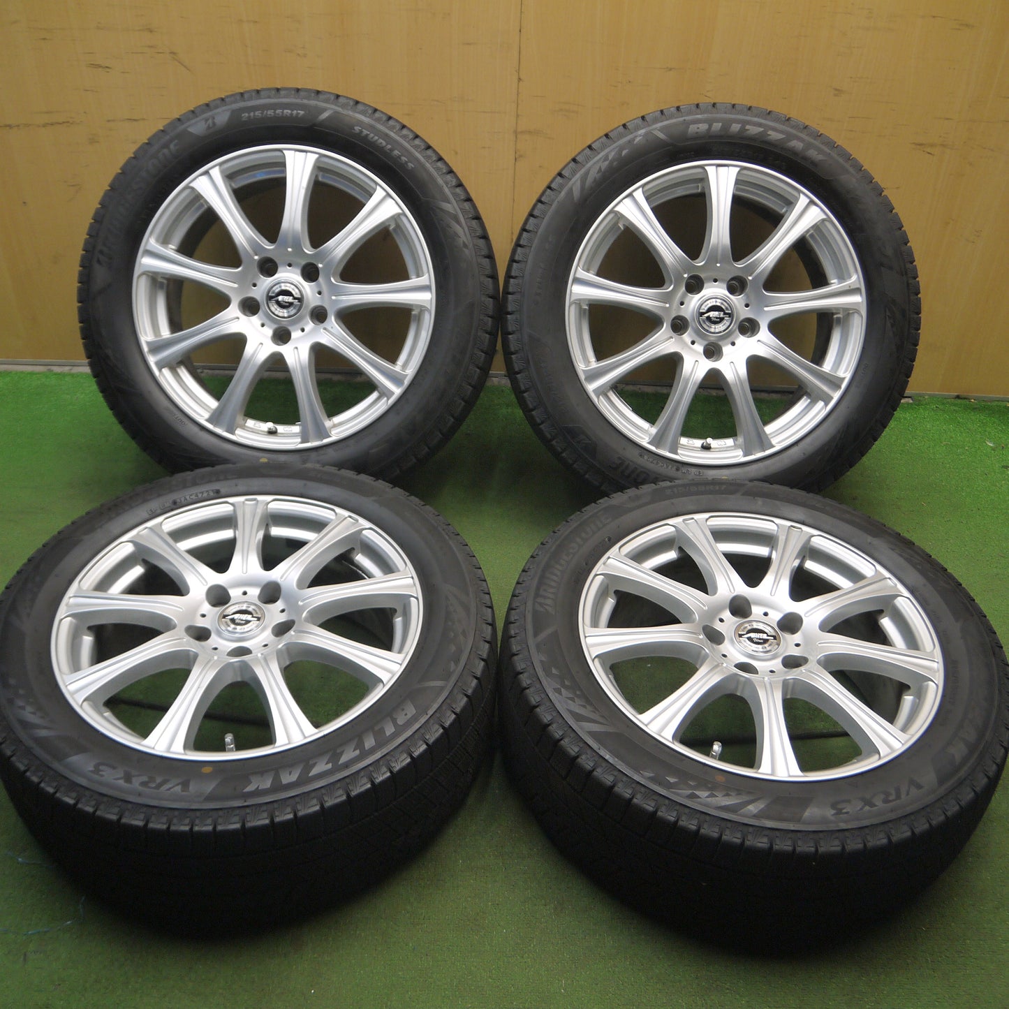 *送料無料*バリ溝！21年！キレイ！9.5分★スタッドレス 215/55R17 ブリヂストン ブリザック VRX3 AXEL Three アクセル 17インチ PCD114.3/5H★3120108Hス