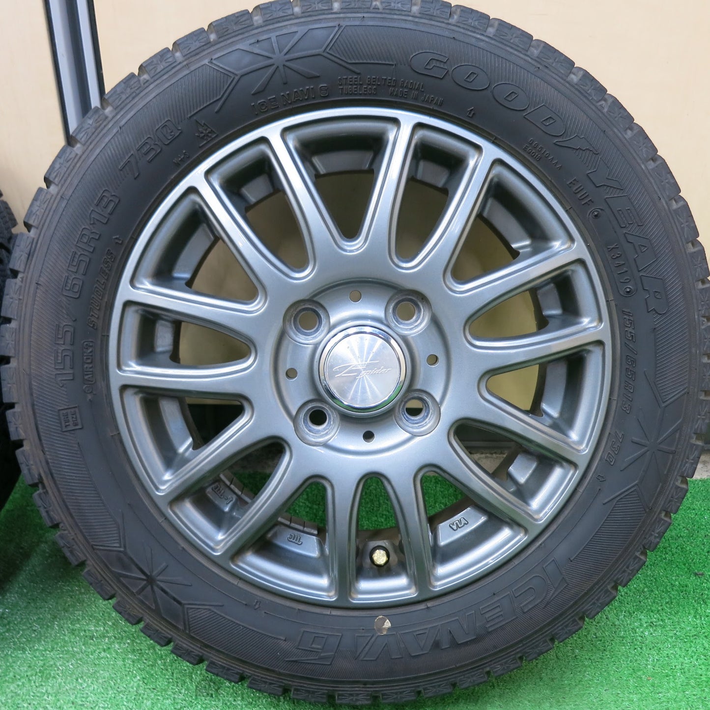 [送料無料]バリ溝！19年！9.5分以上★スタッドレス 155/65R13 グッドイヤー アイスナビ6 Espider 13インチ PCD100/4H★3052203ヒス