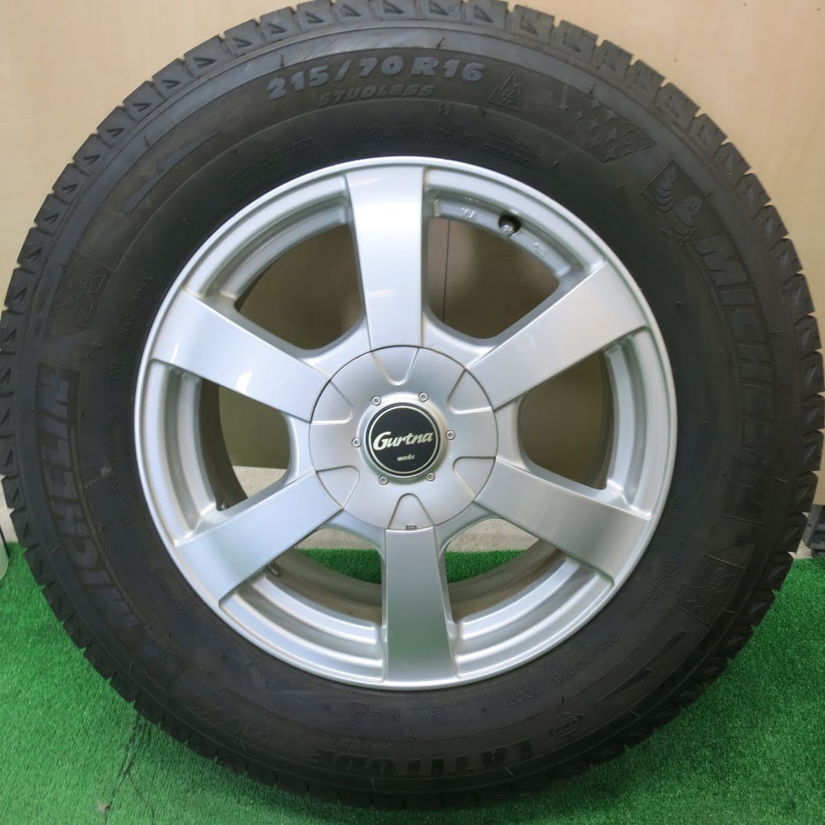 [送料無料]バリ溝！9.5分★スタッドレス 215/70R16 ミシュラン LATITUDE X-ICE XI2 Gurtna weds 16インチ PCD100 114.3/5H マルチ★3062301ヌス