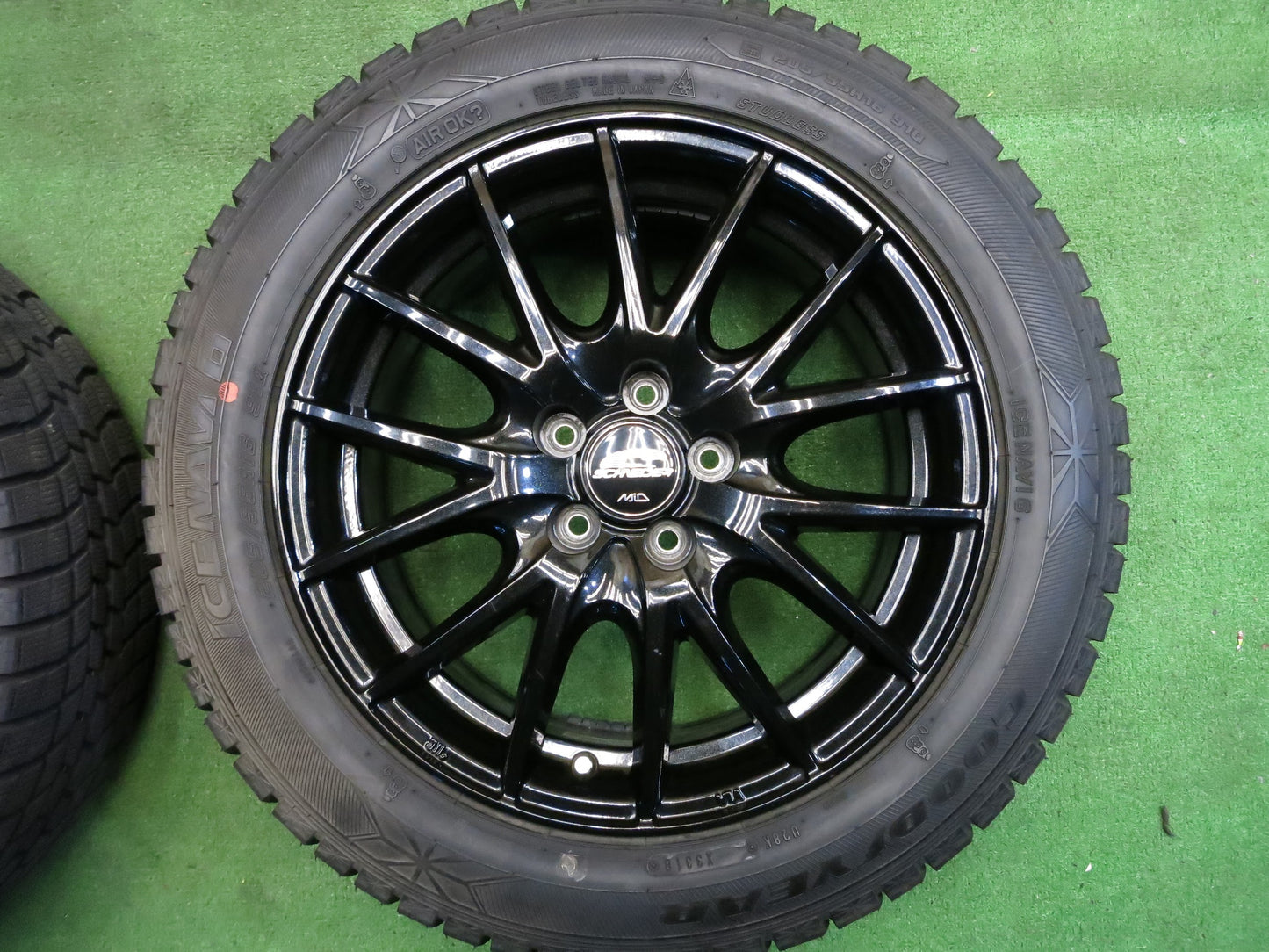 [送料無料]バリ溝！18年！キレイ！9.5分以上★スタッドレス SCHNEIDER 205/55R16 グッドイヤー アイスナビ6 MiD シュナイダー マルカ PCD100/5H★2121206Hス