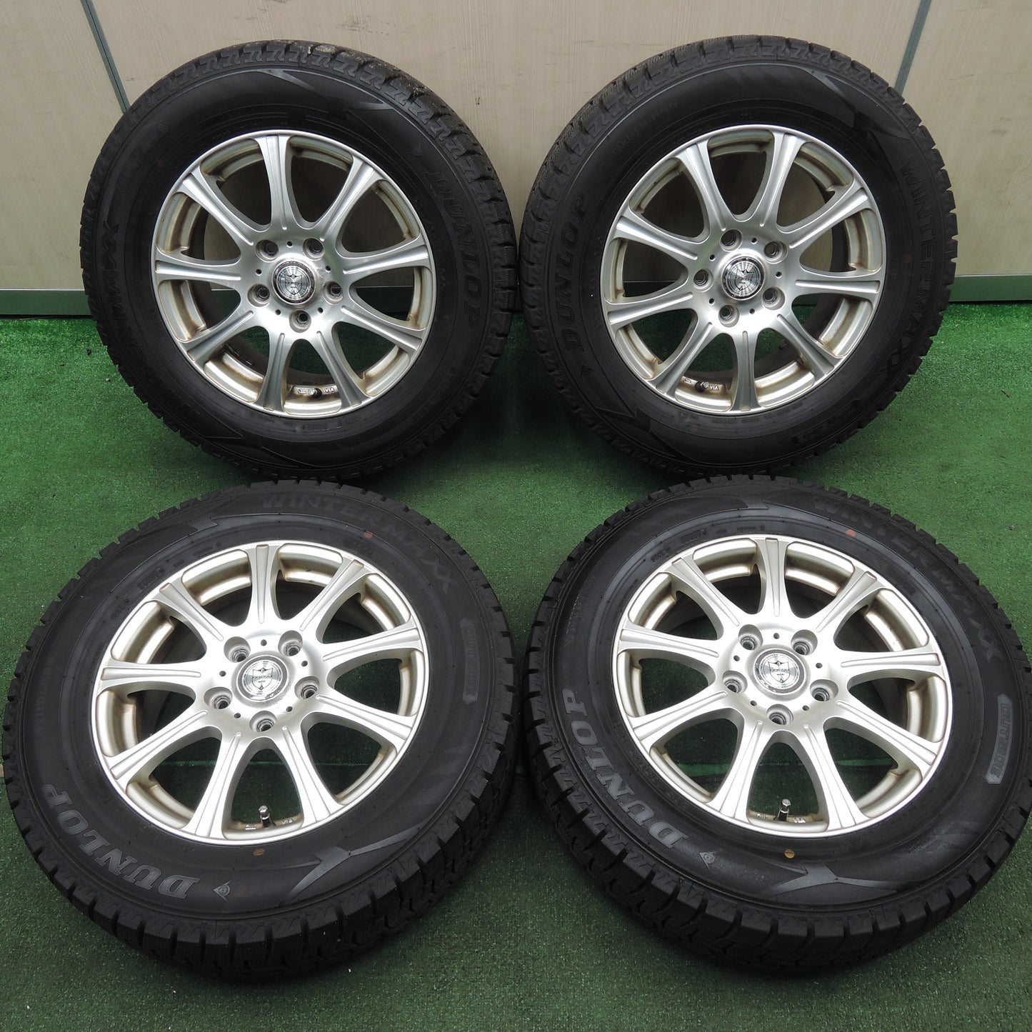 *送料無料*バリ溝！21年！9.5分★スタッドレス 205/65R15 ダンロップ ウインターマックス WM02 JOKER ジョーカー 15インチ PCD114.3/5H★4011403TNス