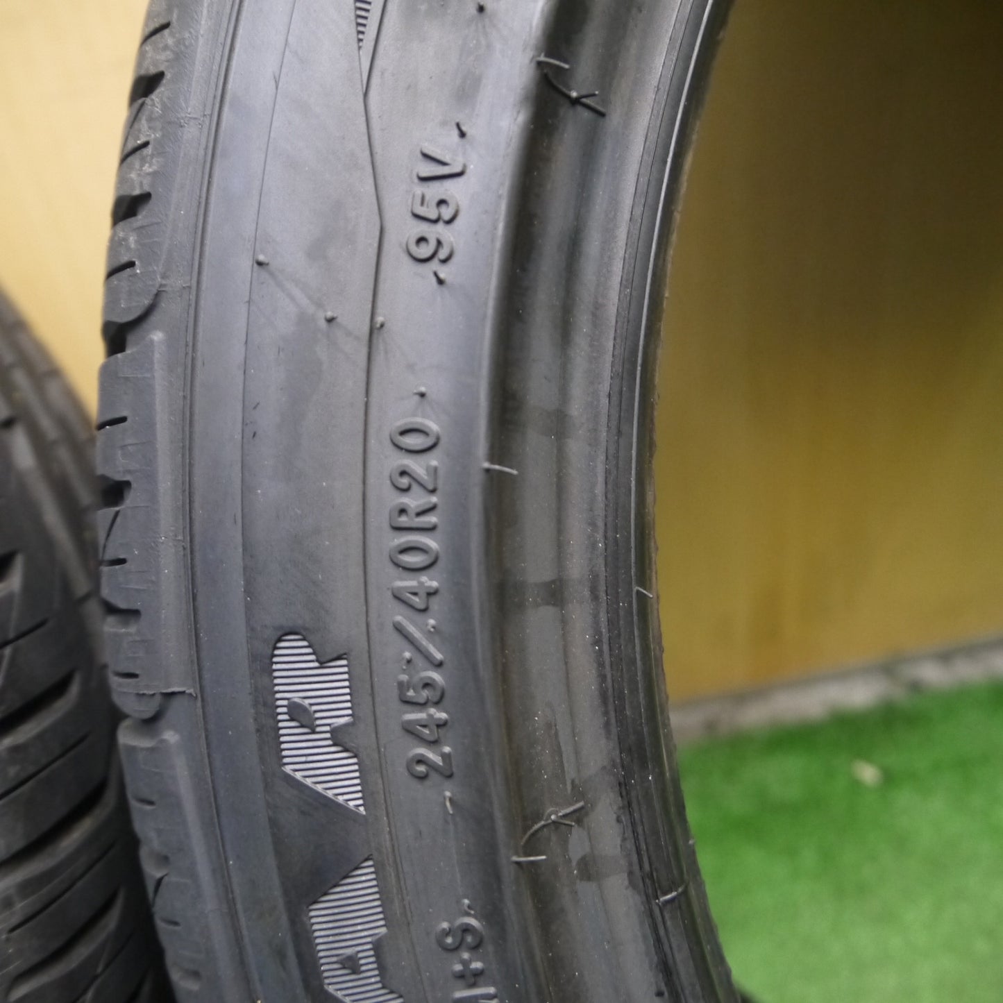 *送料無料* バリ溝！9.5分★245/40R20 グッドイヤー イーグル F1 タイヤ 20インチ Y51 フーガ ジャガー XJ 等★4021410Hノタ