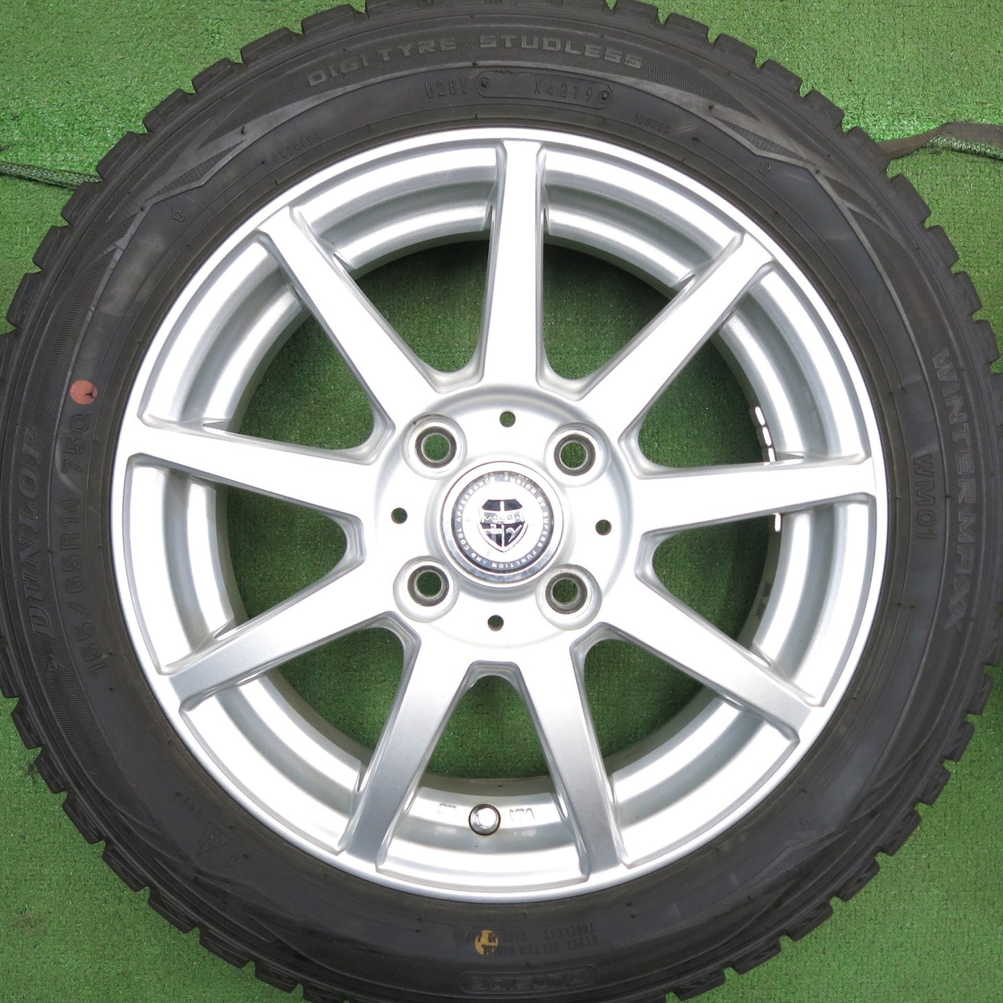 [送料無料]バリ溝！19年！キレイ！9.5分★スタッドレス 155/65R14 ダンロップ ウインターマックス WM01 VOLGA 社外 アルミ 14インチ PCD100/4H★3062307Hス