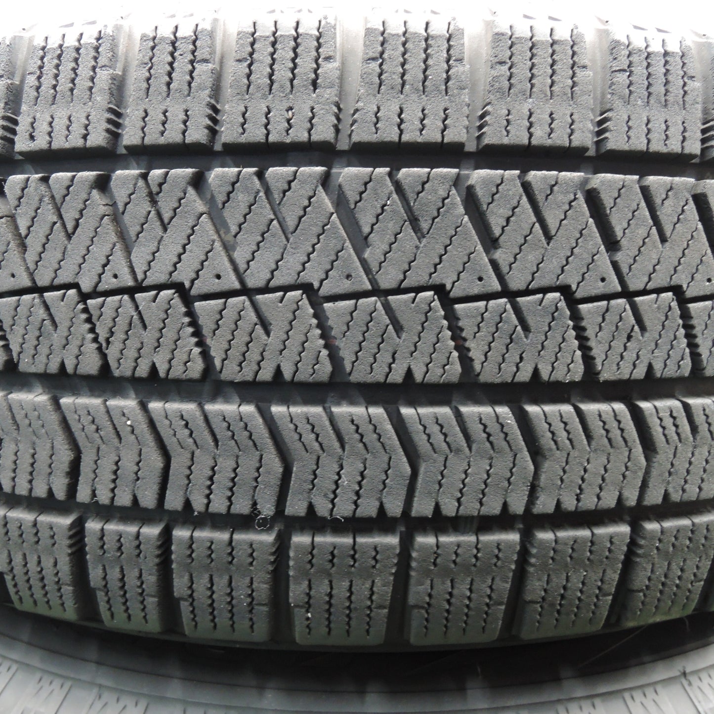 *送料無料* バリ溝！キレイ！9分★フォレスター等 215/60R16 スタッドレス ブリヂストン ブリザック VRX2 ravrion RM01 ラブリオン PCD100/5H★4021702NJス