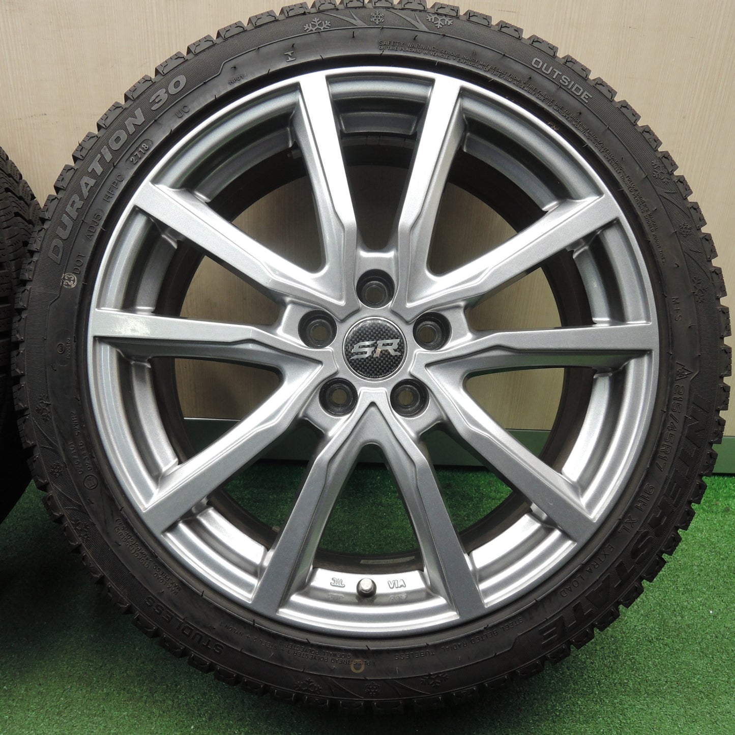 *送料無料* バリ溝！キレイ！9.5分★86 BRZ等 215/45R17 スタッドレス インターステート DURATION30 STRANGER ストレンジャー 17インチ PCD100/5H★4021603NJス