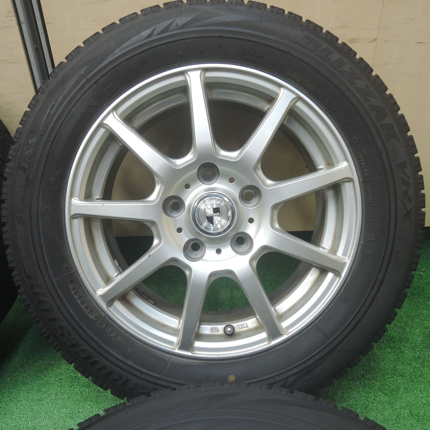 [送料無料] キレイ！19年★スタッドレス 185/65R15 ブリヂストン ブリザック VRX GMach 15インチ PCD114.3/5H★3112805SYス