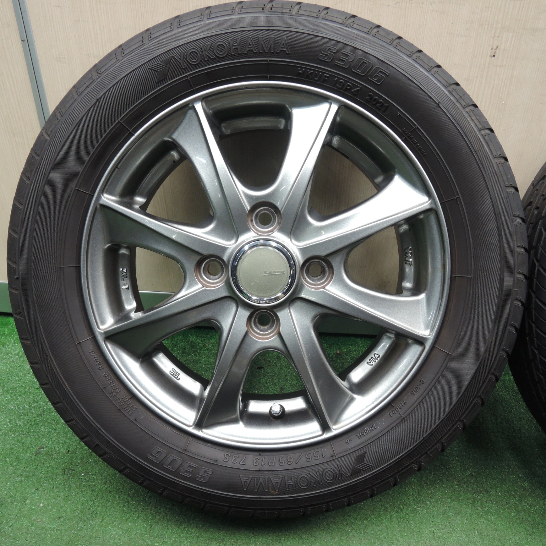 送料無料* バリ溝！21年！キレイ！9分☆155/65R13 ヨコハマ S306 LEBEN レーベン 13インチ PCD100/4H☆4 |  名古屋/岐阜の中古カー用品・工具の買取/販売ならガレージゲット