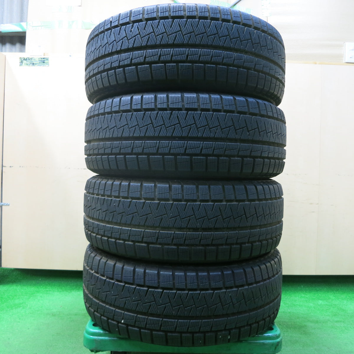 *送料無料*バリ溝！19年！ほぼ10分★スタッドレス 215/60R17 ピレリ アイスアシンメトリコ タイヤ 17インチ C-HR エスティマ CR-V 等★3120915イスタ