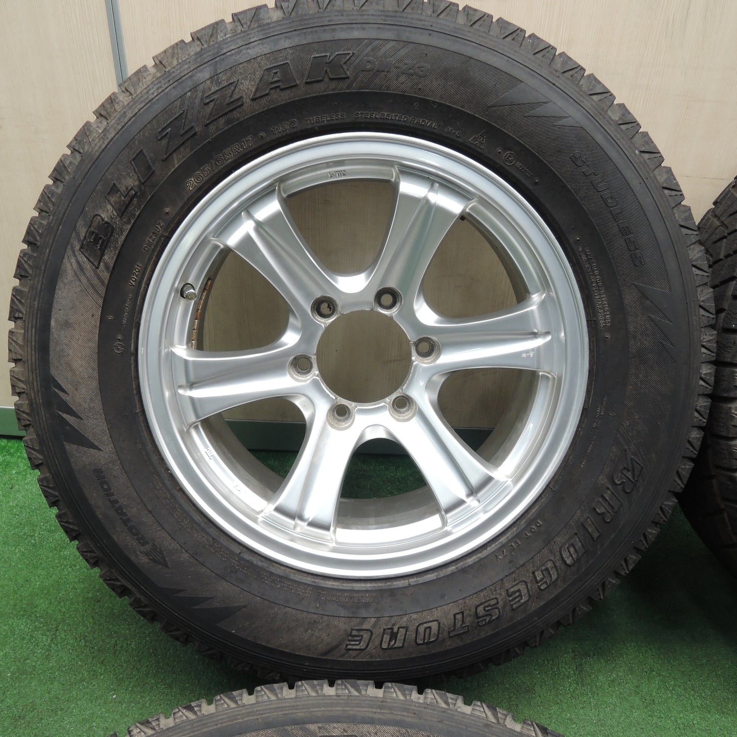 *送料無料*キレイ★ランクル 等 265/65R17 KEELER スタッドレス ブリヂストン ブリザック DM-Z3 キーラー 17インチ PCD139.7/6H★4011411TNス