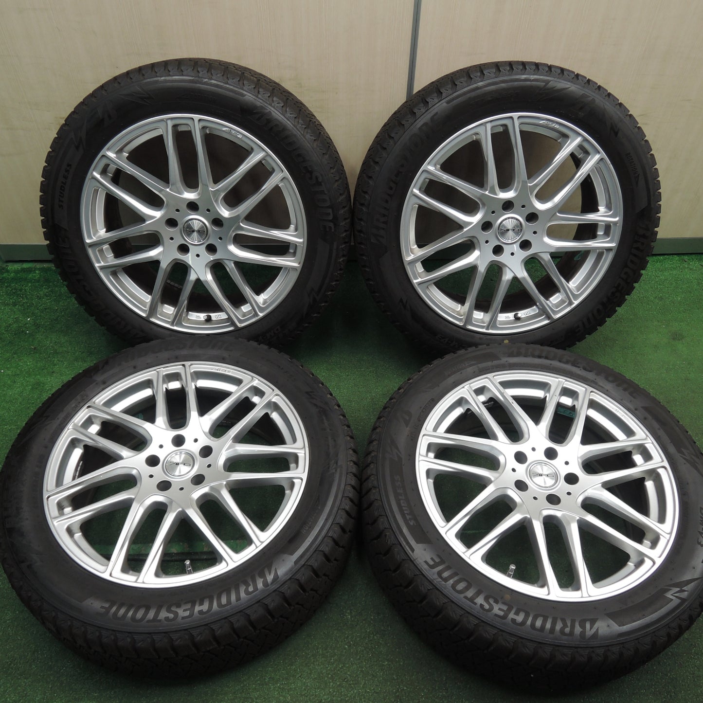 *送料無料* バリ溝！21年！キレイ！9.5分★BMW 等 EURO AFG 225/55R19 スタッドレス ブリヂストン ブリザック DM-V3 19インチ PCD112/5H★4021002HAス