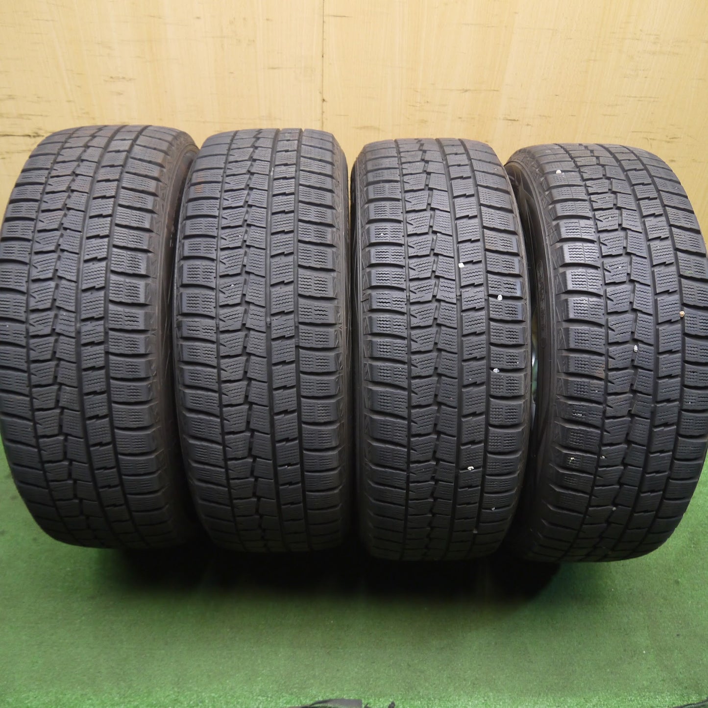 [送料無料]バリ溝！9分★BMW ベンツ 等 225/55R17 スタッドレス ダンロップ ウインターマックス WM01 AGA TAS 17インチ PCD112/5H★3062613Hス