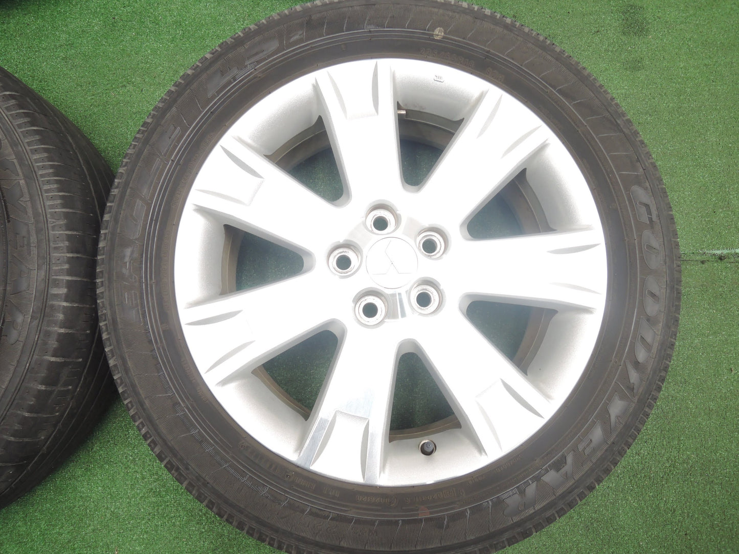 [送料無料]4本価格★三菱 デリカ D:5 純正 225/55R18 グッドイヤー イーグル LS2 18インチ PCD114.3/5H D5★3110410HAノ