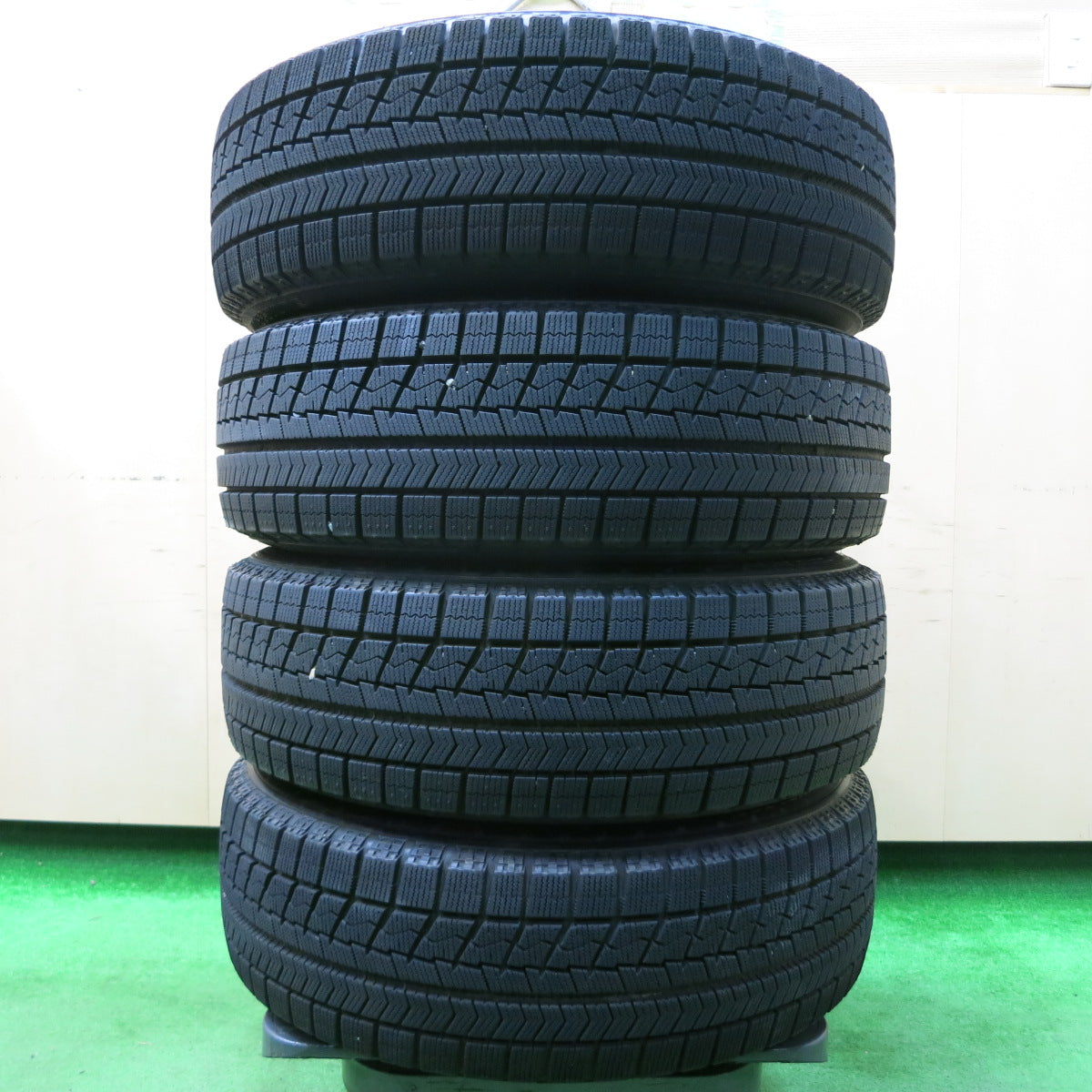 *送料無料*バリ溝！キレイ！9.5分以上★スタッドレス 185/65R15 ブリヂストン ブリザック VRX EuroSpeed MANARAY SPORT 15インチ PCD100/4H★4011003イス