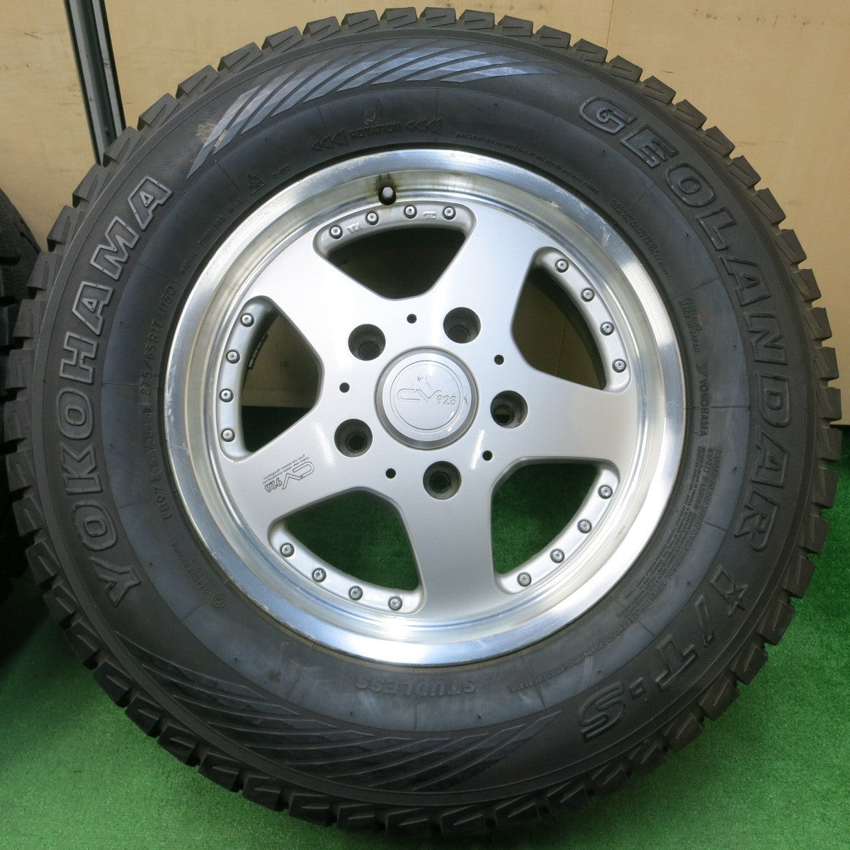 *送料無料* 超バリ溝！ほぼ10分★ランクル 等 275/65R17 スタッドレス ヨコハマ ジオランダー i/T-S CV928 17インチ PCD150/5H★4022604イス