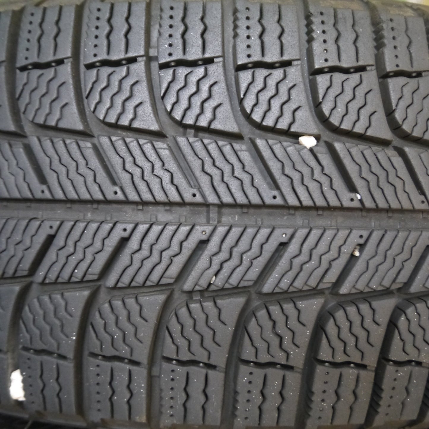 *送料無料* バリ溝！キレイ！9分★スタッドレス 205/65R16 ミシュラン X-ICE3+ Fang ファング 16インチ PCD114.3/5H★4022610Hス