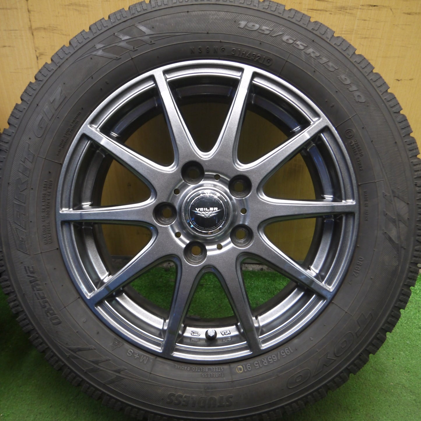 *送料無料* バリ溝！21年！キレイ！8.5分★スタッドレス 195/65R15 トーヨー オブザーブ ガリット GIZ VEILER 15インチ PCD114.3/5H★4022703Hス