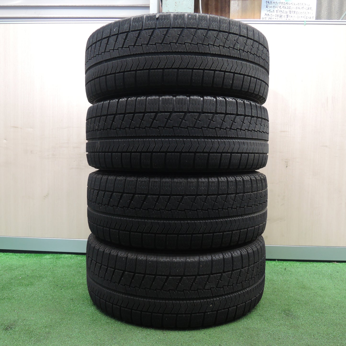 *送料無料*キレイ★スタッドレス 205/55R16 ブリヂストン ブリザック VRX ravrion RM01 ラブリオン 16インチ PCD114.3/5H★3111408NJス