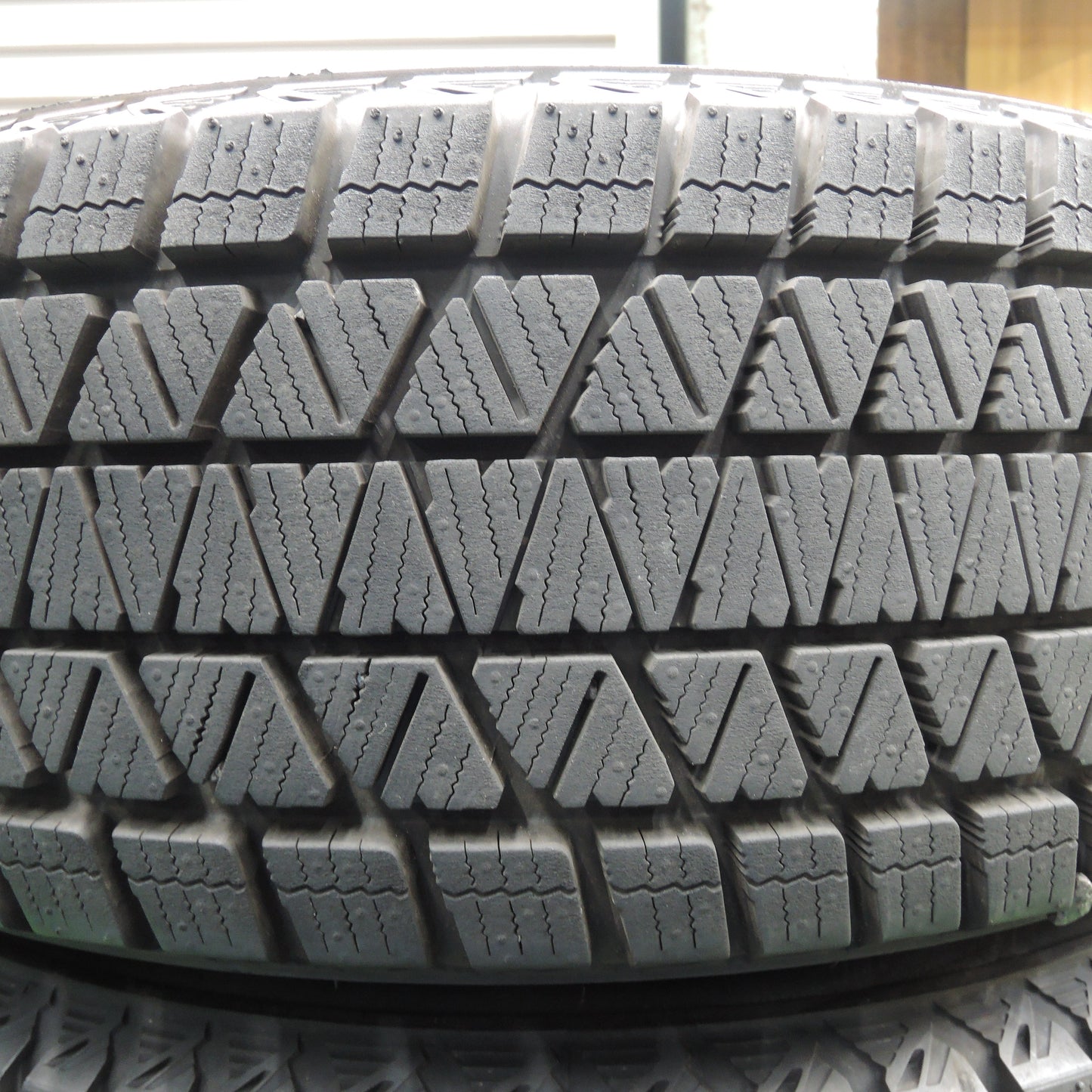 *送料無料*バリ溝！19年！綺麗！ほぼ10分★スタッドレス 225/65R17 ブリヂストン ブリザック DM-V3 BALMINUM バルミナ 17インチ PCD114.3/5H★3112403NJス