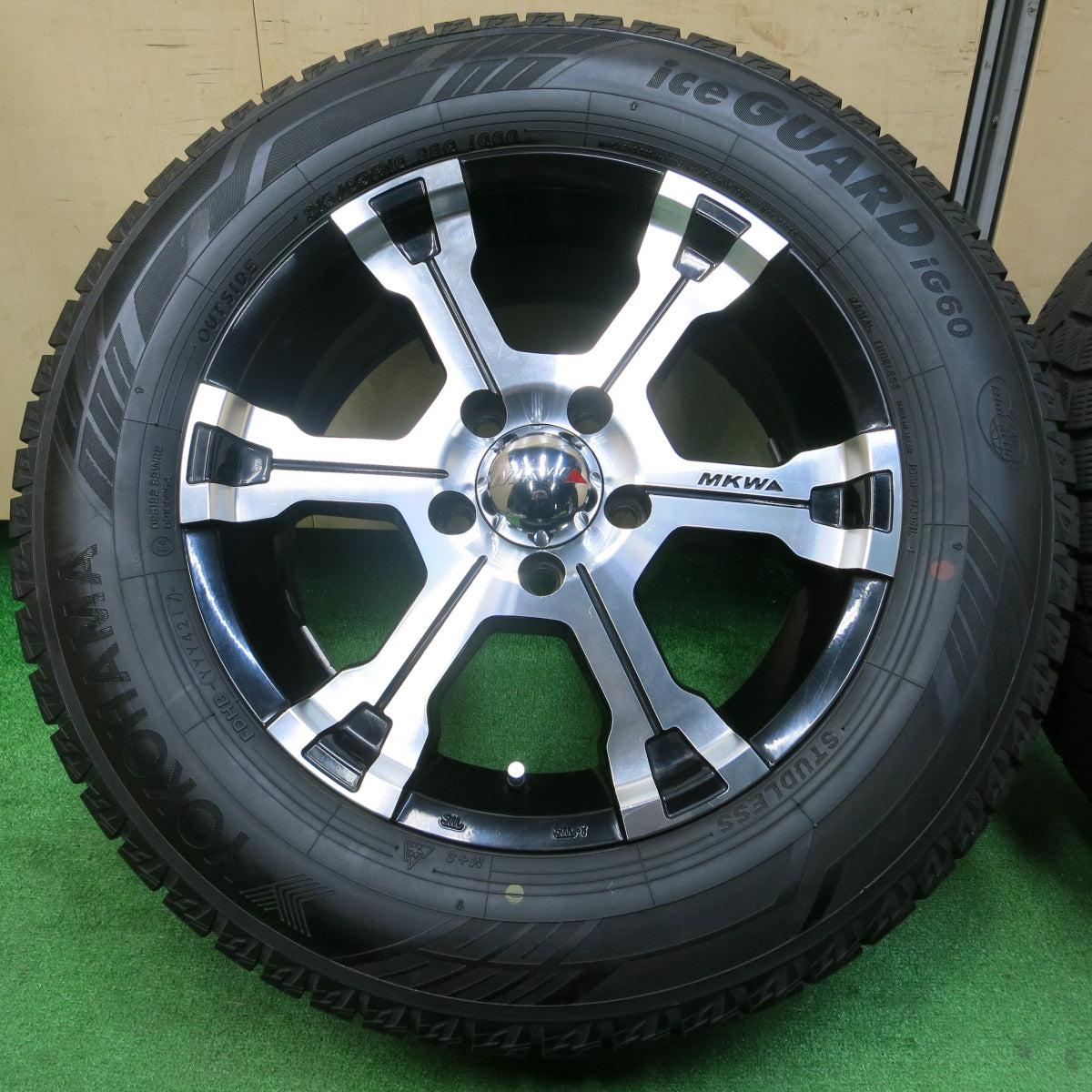 *送料無料*バリ溝！9分★MKW MK-36 スタッドレス 215/65R16 ヨコハマ アイスガード iG60 16インチ PCD114.3/5H★3121504イス