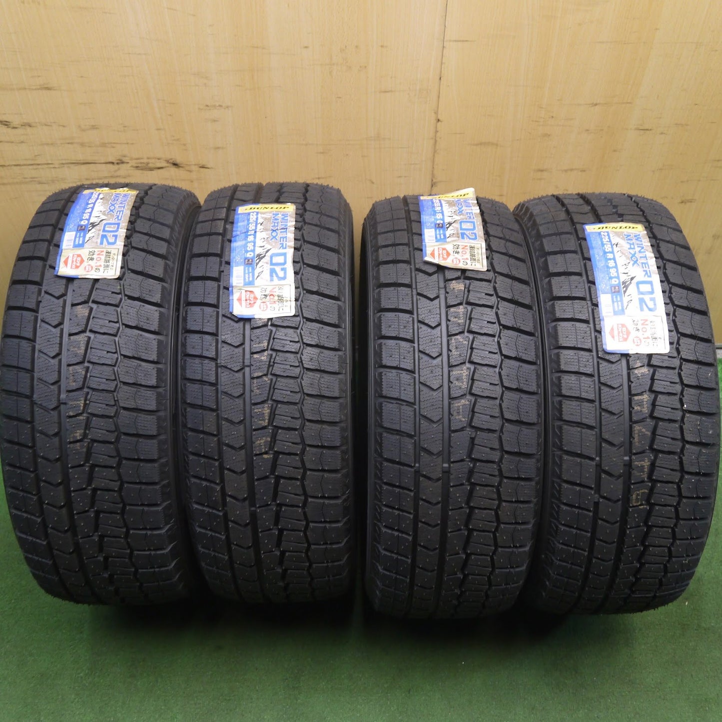 [送料無料]未使用★スタッドレス 225/55R16 ダンロップ ウインターマックス WM02 タイヤ ベンツ BMW アウディ 等★3062109クスタ