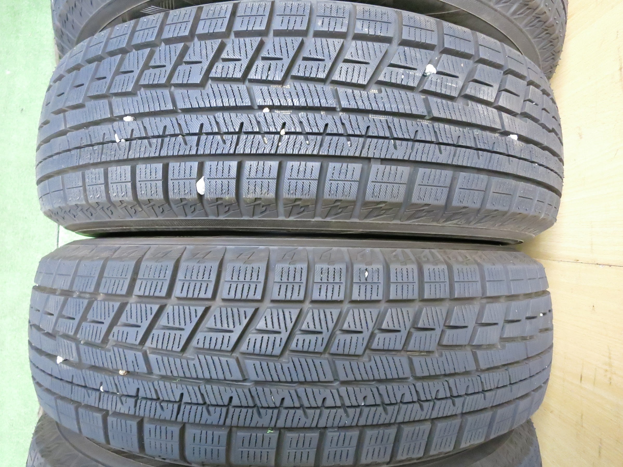 [送料無料]バリ溝！21年！ほぼ10分★スタッドレス 175/65R15 ヨコハマ アイスガード iG60 タイヤ 15インチ アクア ヴィッツ  フィット 等★2121609Hスタ