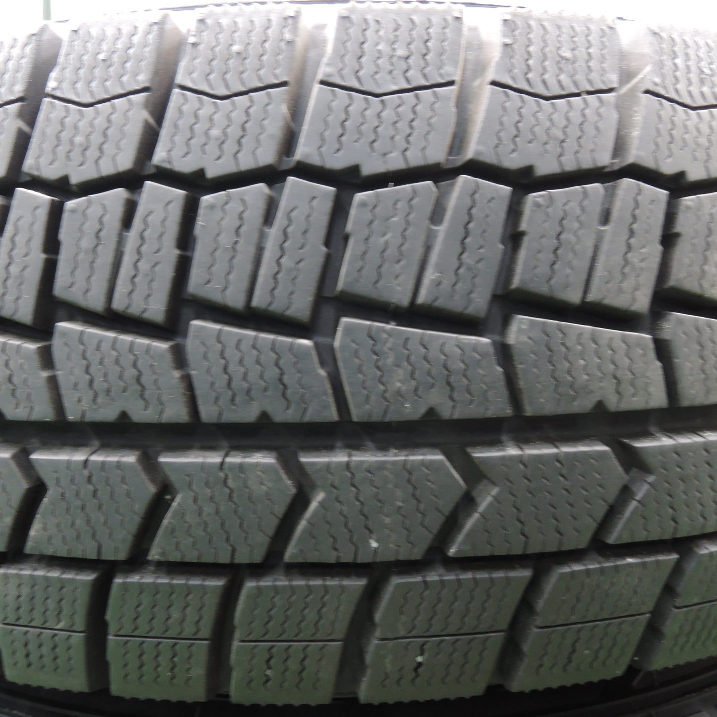 *送料無料*バリ溝！22年！ほぼ10分★スタッドレス 225/60R17 ダンロップ ウインターマックス WM02 WAREN ヴァーレン 17インチ PCD114.3/5H★3112303HAス