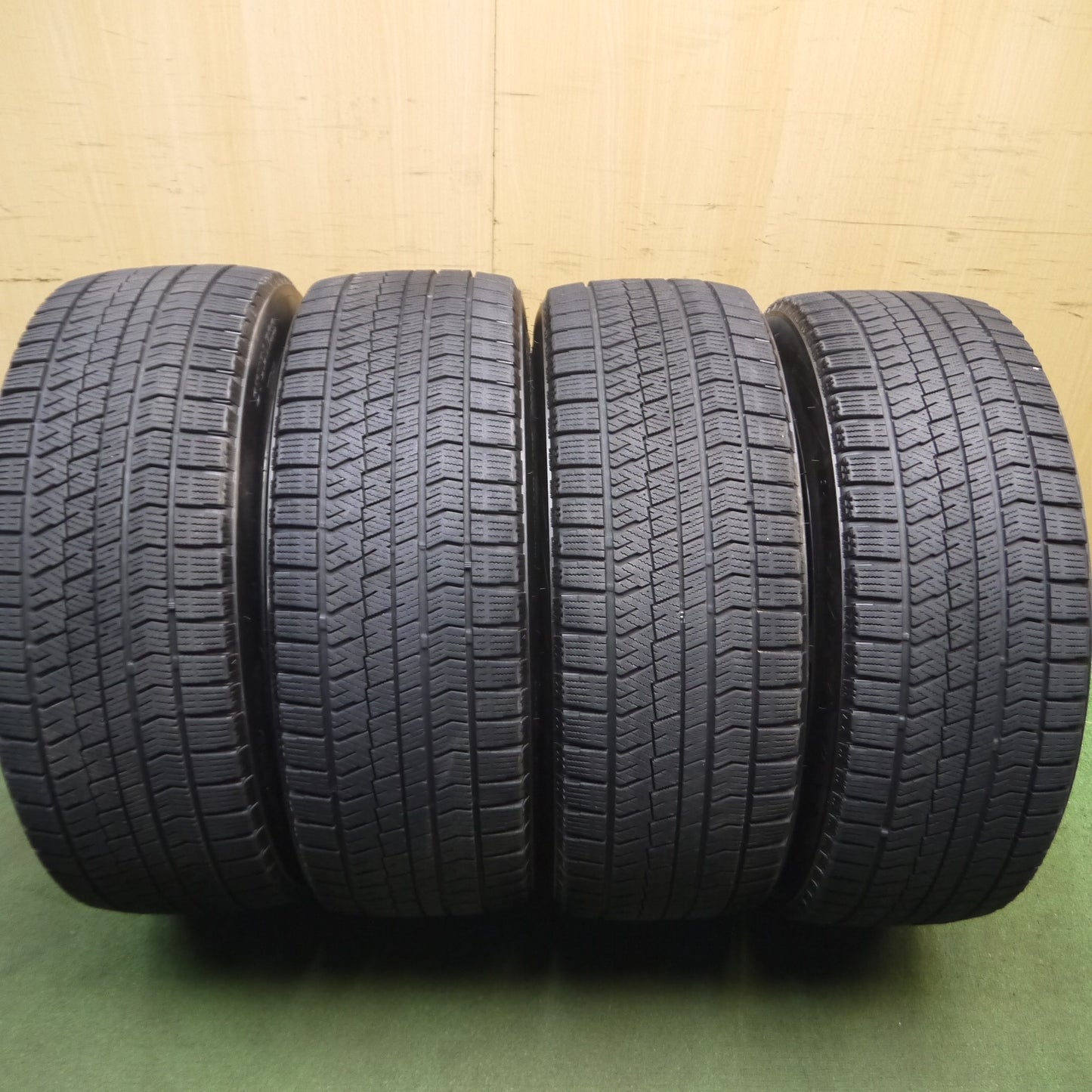 *送料無料*バリ溝！8.5分★トヨタ 70系 カムリ WS 純正 235/45R18 スタッドレス ブリヂストン ブリザック VRX2 18インチ PCD114.3/5H★4011010Hス