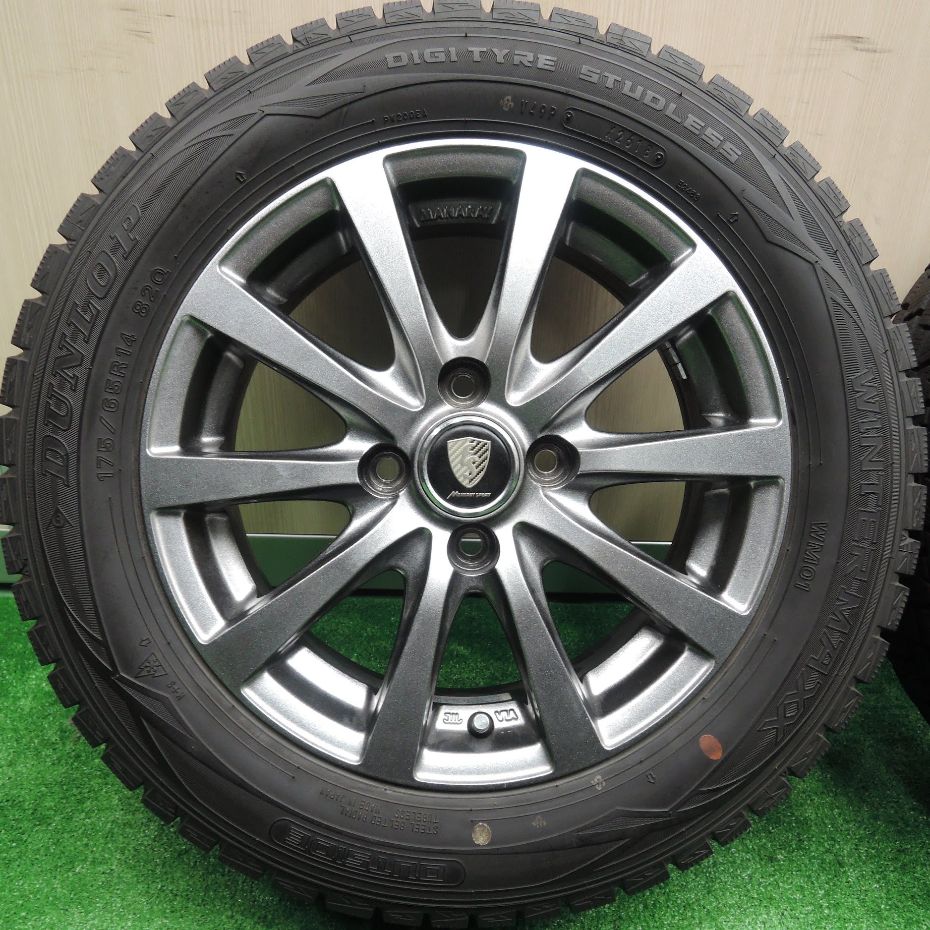 送料無料]バリ溝！キレイ！9.5分以上☆スタッドレス 175/65R14 ダンロップ ウインターマックス WM01 MANARAY SPO |  名古屋/岐阜の中古カー用品・工具の買取/販売ならガレージゲット