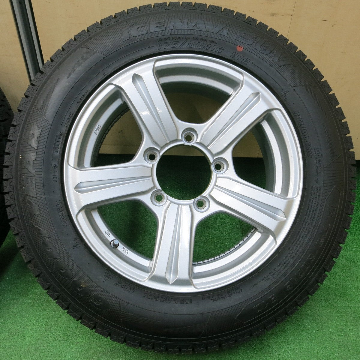 送料無料* バリ溝！キレイ！9.5分以上☆ジムニー等 175/80R16 スタッドレス グッドイヤー アイスナビ SUV 社外 アルミ 1 |  名古屋/岐阜の中古カー用品・工具の買取/販売ならガレージゲット