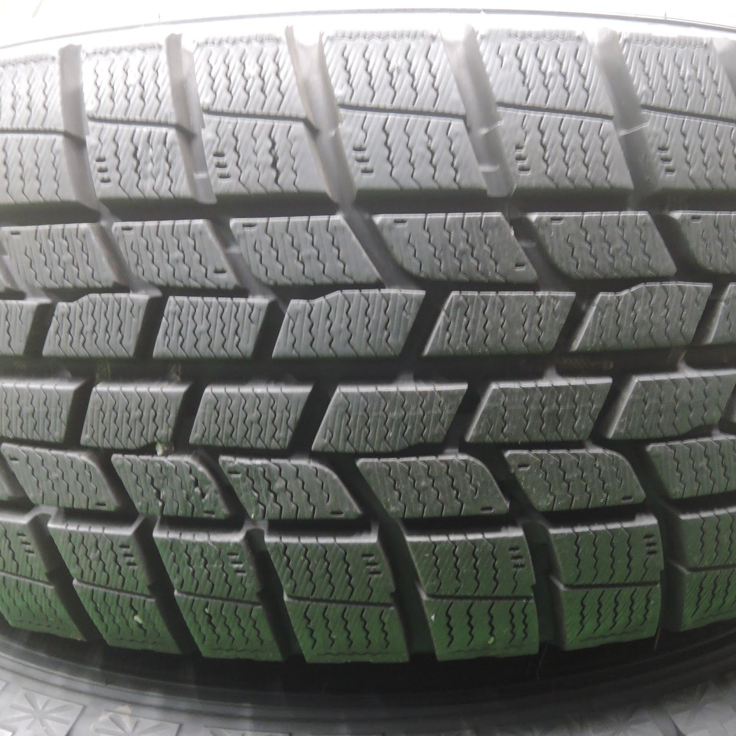 [送料無料]バリ溝！19年！キレイ！ほぼ10分★スタッドレス 215/65R16 グッドイヤー アイスナビ6 ravrion selzer ラブリオン 16インチ PCD114.3/5H★3072508SYス