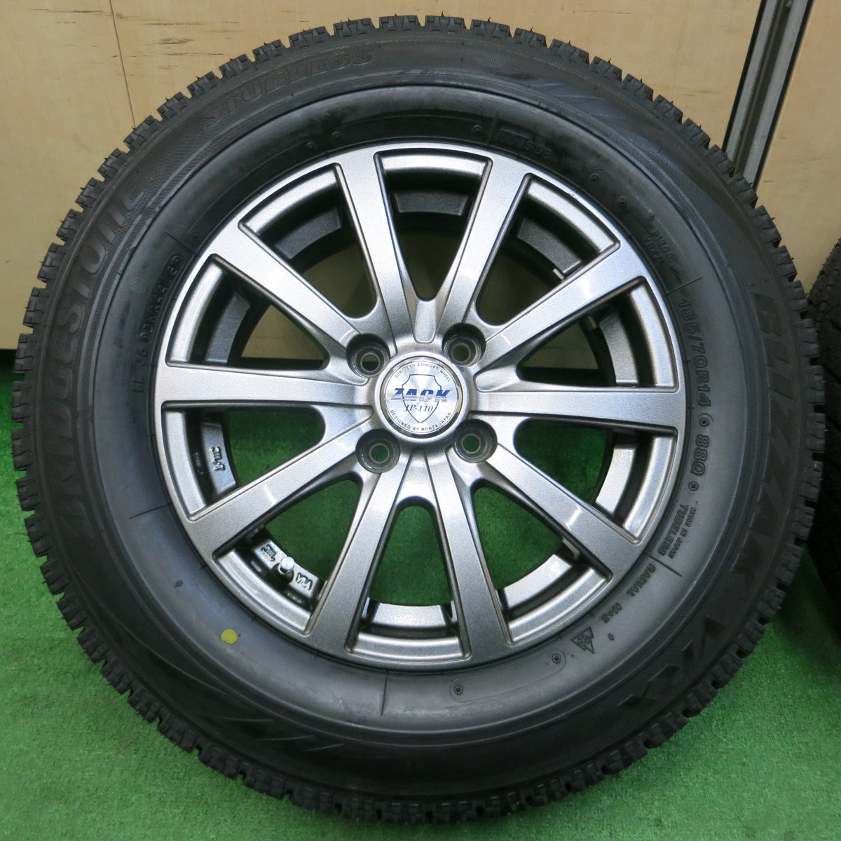 *送料無料*タイヤ未使用！19年★スタッドレス 185/70R14 ブリヂストン ブリザック VRX ZACK JP-110 MONZA 14インチ PCD100/4H★3121307イス