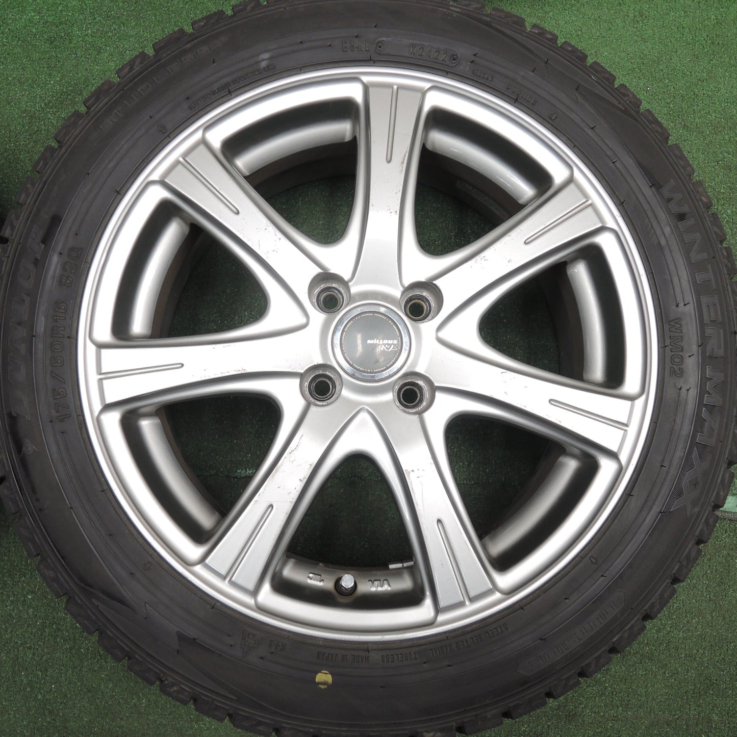 *送料無料* バリ溝！22年！ほぼ10分★スタッドレス 175/60R16 ダンロップ ウインターマックス WM02 MiLLOUS RE ミルアス 16インチ PCD100/4H★4022306HAス