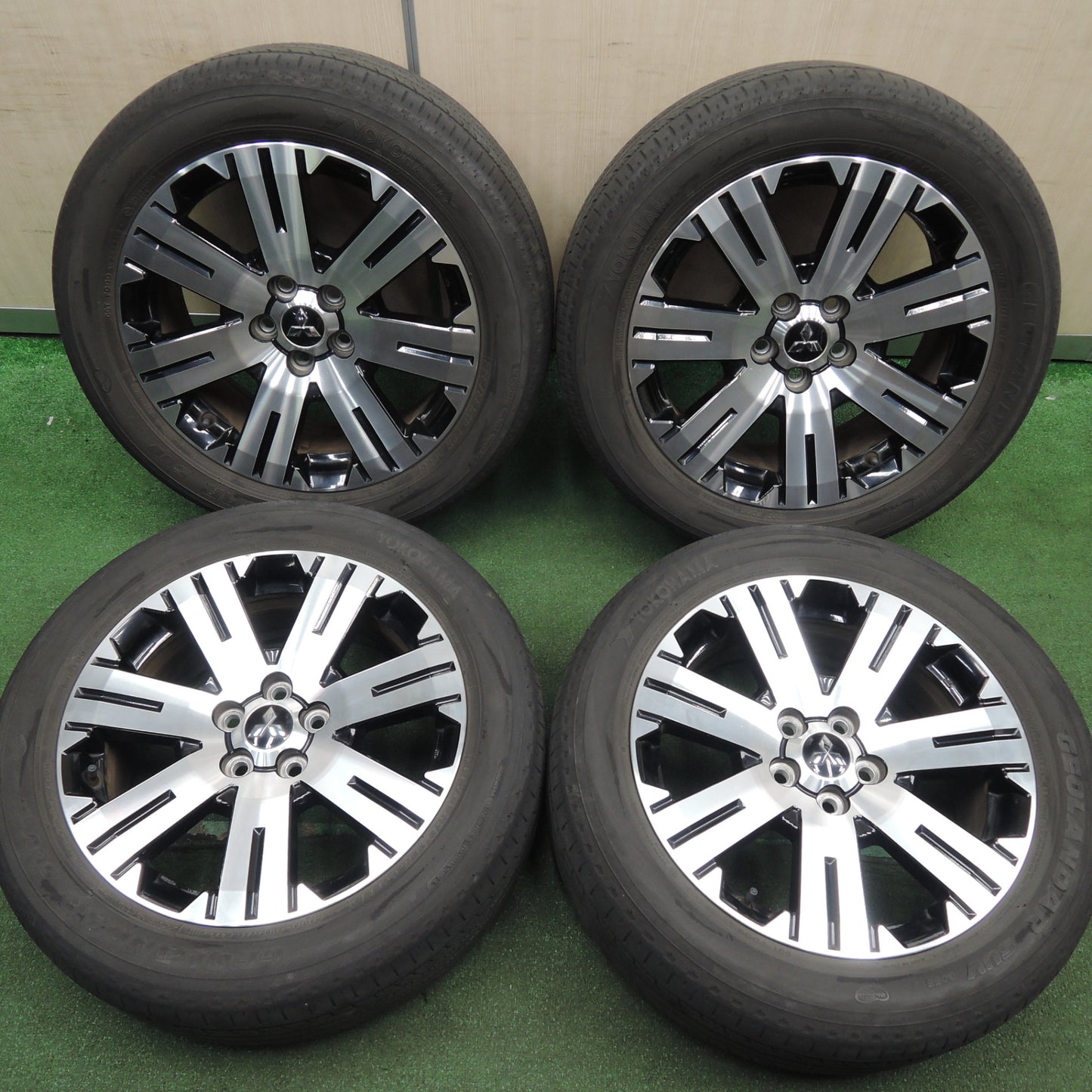 *送料無料* キレイ★三菱 デリカ D:5 純正 225/55R18 ヨコハマ ジオランダー SUV G055 G055E 18インチ PCD114.3/5H★4022202HAノ