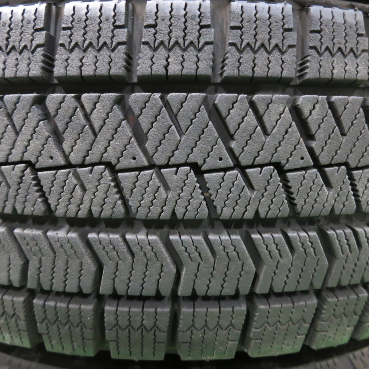 *送料無料*バリ溝！21年！キレイ！9.5分★スタッドレス 185/65R15 ブリヂストン ブリザック VRX2 ravrion RS01 ラブリオン 15インチ PCD100/4H★3112003イス