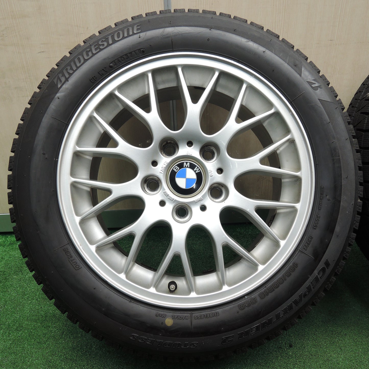 *送料無料*バリ溝！19年！9分★BMW 3シリーズ E46 純正 195/60R16 スタッドレス ブリヂストン アイスパートナー2 16インチ PCD100/5H★3121210NJス