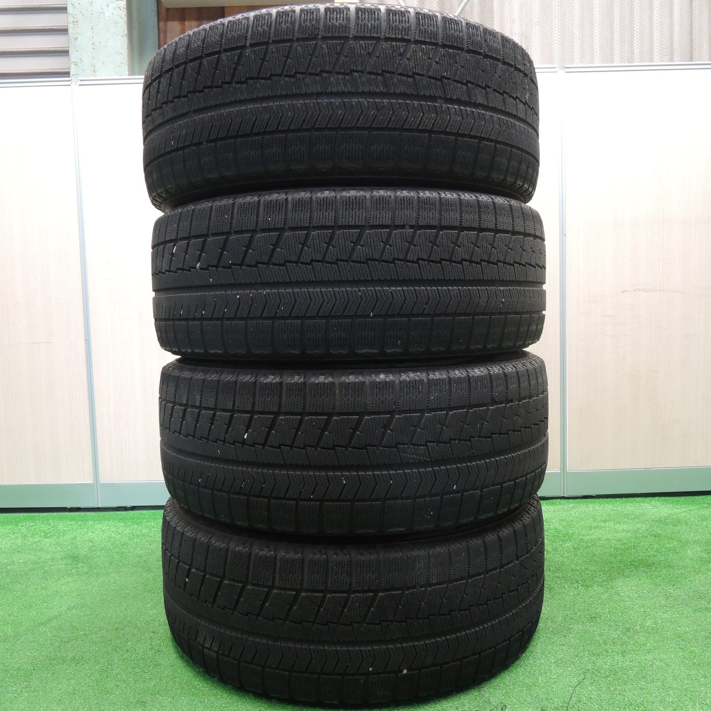 [送料無料]キレイ★ベンツ 等 AGA TAS 205/55R16 スタッドレス ブリヂストン ブリザック VRX 16インチ PCD112/5H★3081701NJス