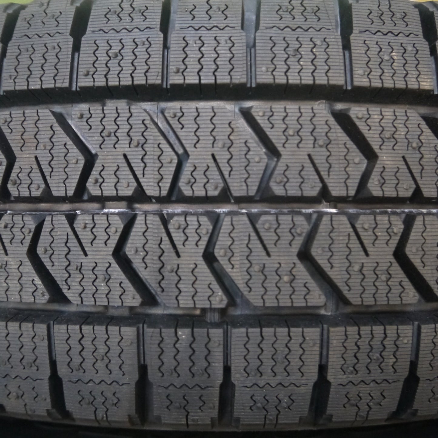 *送料無料* 未使用！23年★トラック タイヤ 205/75R16 113/111N スタッドレス ブリヂストン ブリザック W989 16インチ★4020902Hスタ